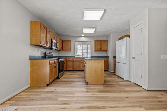 1313 Duchess Of York QUAY, Chesapeake, VA 23320