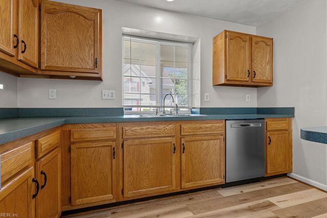 1313 Duchess Of York QUAY, Chesapeake, VA 23320