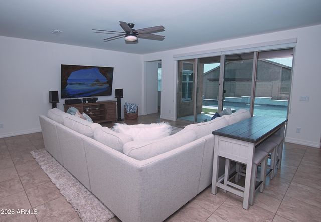 3016 W TUMBLEWEED Drive, Phoenix, AZ 85085
