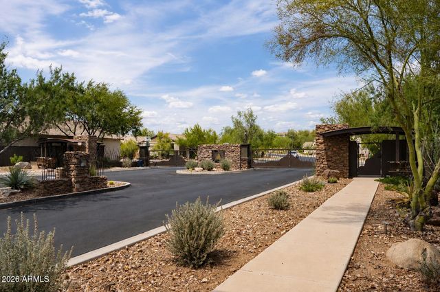 3016 W TUMBLEWEED Drive, Phoenix, AZ 85085