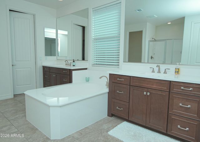 3016 W TUMBLEWEED Drive, Phoenix, AZ 85085