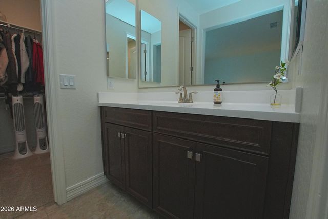 3016 W TUMBLEWEED Drive, Phoenix, AZ 85085
