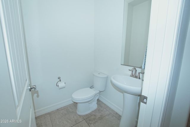 3016 W TUMBLEWEED Drive, Phoenix, AZ 85085