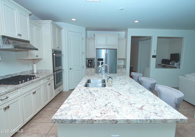 3016 W TUMBLEWEED Drive, Phoenix, AZ 85085
