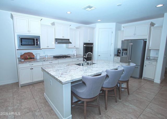 3016 W TUMBLEWEED Drive, Phoenix, AZ 85085