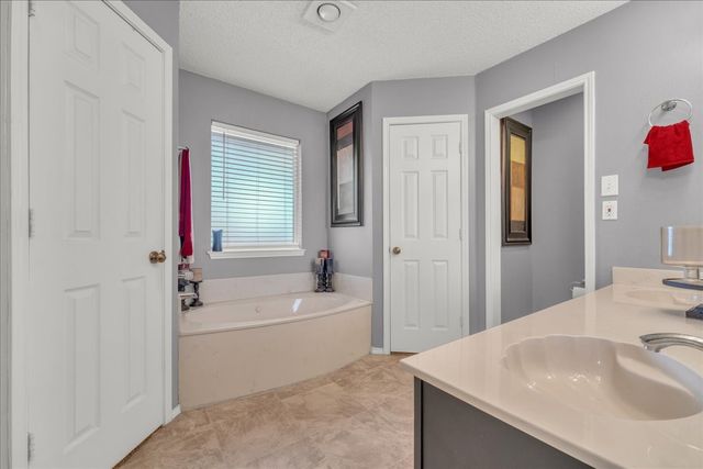 6608 Stetter Drive, Arlington, TX 76001