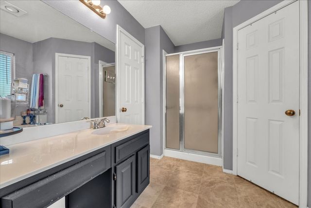 6608 Stetter Drive, Arlington, TX 76001
