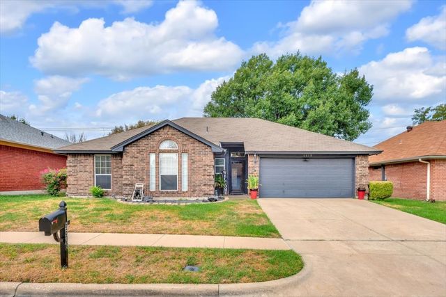 6608 Stetter Drive, Arlington, TX 76001