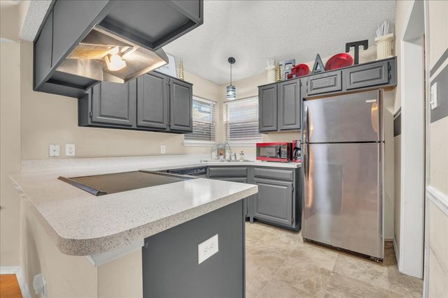 6608 Stetter Drive, Arlington, TX 76001