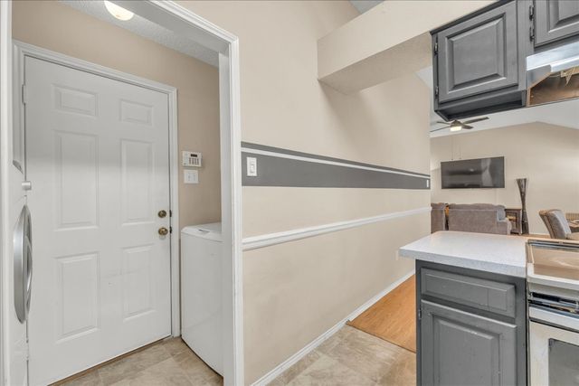 6608 Stetter Drive, Arlington, TX 76001