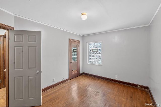 9495 Lakepointe Street, Detroit, MI 48224