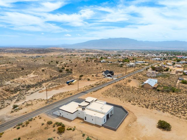 1400 Abrazo Road NE, Rio Rancho, NM 87124