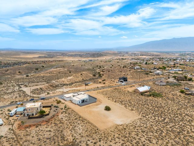 1400 Abrazo Road NE, Rio Rancho, NM 87124