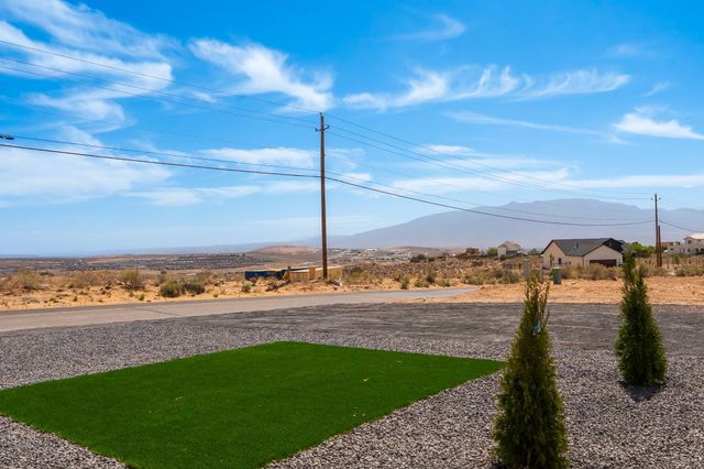 1400 Abrazo Road NE, Rio Rancho, NM 87124