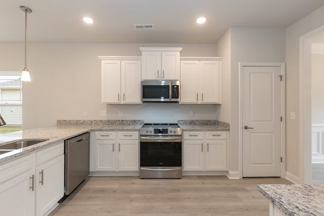 432 Whitetail Way, Tabor City, NC 28463