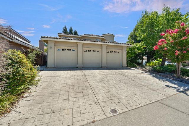 6901 Fallsbrook Ct, Granite Bay, CA 95746