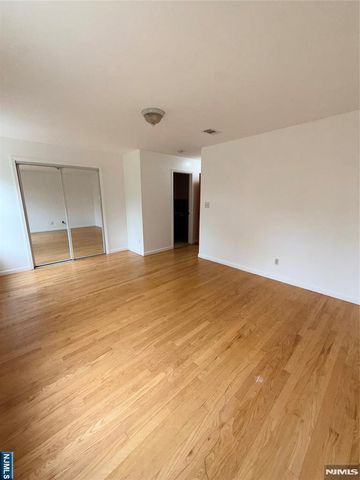 154 McAdoo Avenue, Jersey City, NJ 07305