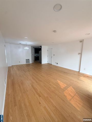 154 McAdoo Avenue, Jersey City, NJ 07305
