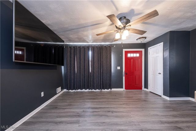 132 Linmar Street, Wintersville, OH 43953