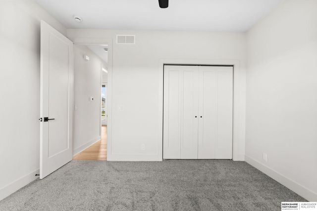 21014 Atwood Avenue, Elkhorn, NE 68022