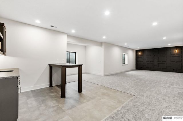 21014 Atwood Avenue, Elkhorn, NE 68022