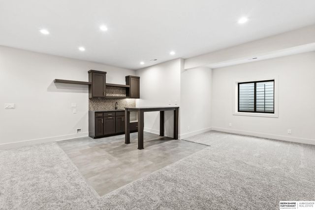 21014 Atwood Avenue, Elkhorn, NE 68022