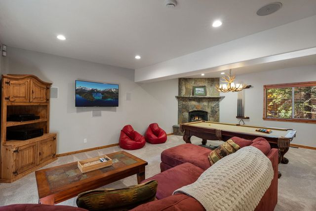 12987 Hillside Drive, Truckee, CA 96161