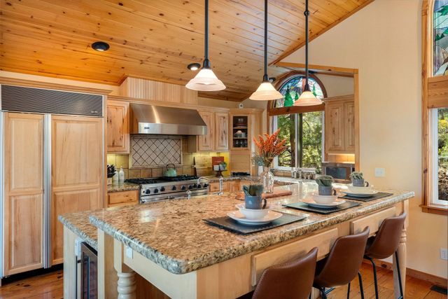 12987 Hillside Drive, Truckee, CA 96161