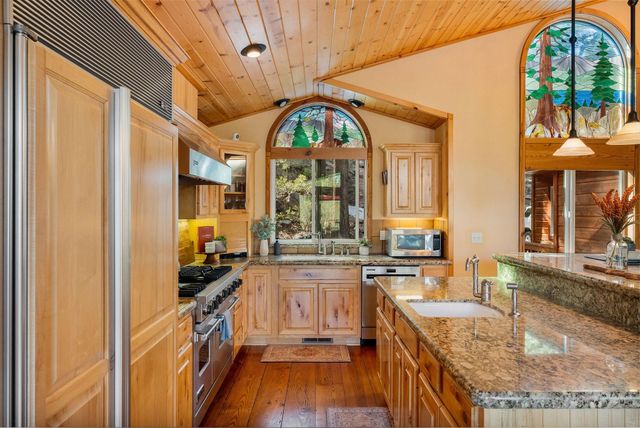 12987 Hillside Drive, Truckee, CA 96161