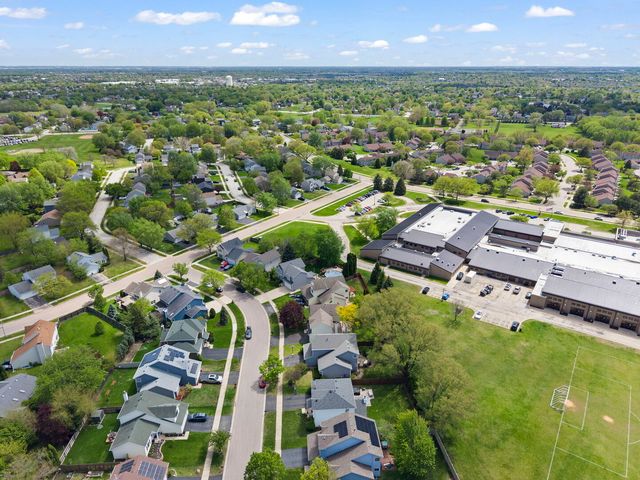 900 Chelsea Court, Aurora, IL 60504