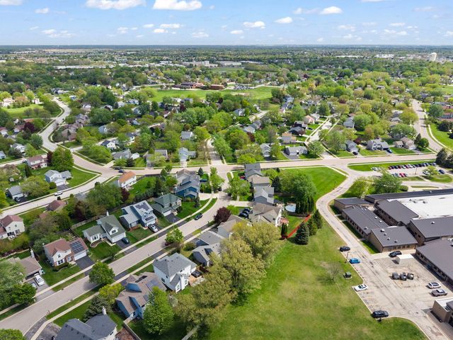 900 Chelsea Court, Aurora, IL 60504