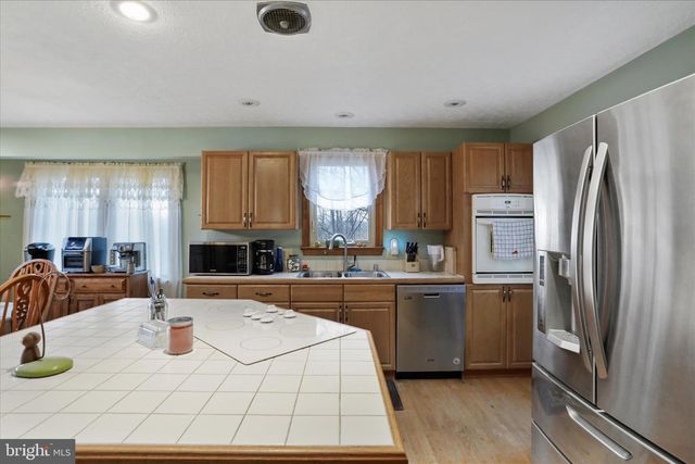 1944 CROSSINGS VIEW RD, Paw Paw, WV 25434