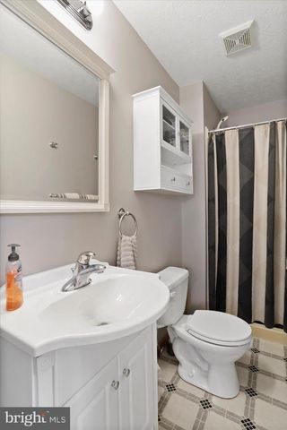 1944 CROSSINGS VIEW RD, Paw Paw, WV 25434