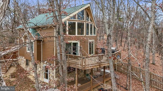 1944 CROSSINGS VIEW RD, Paw Paw, WV 25434