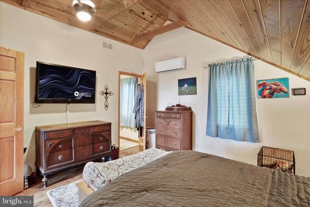 1944 CROSSINGS VIEW RD, Paw Paw, WV 25434