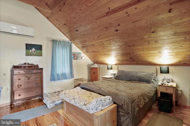 1944 CROSSINGS VIEW RD, Paw Paw, WV 25434