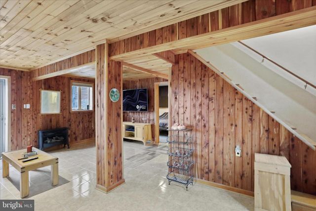 1944 CROSSINGS VIEW RD, Paw Paw, WV 25434