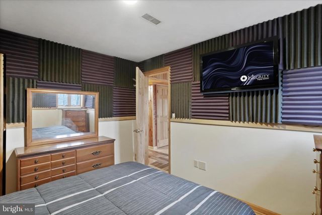 1944 CROSSINGS VIEW RD, Paw Paw, WV 25434