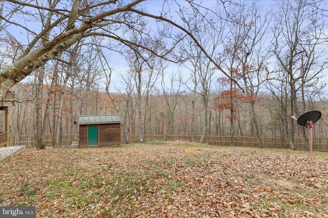 1944 CROSSINGS VIEW RD, Paw Paw, WV 25434