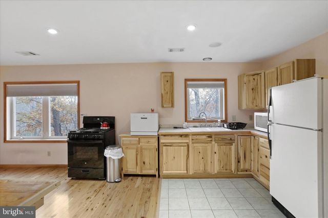 1944 CROSSINGS VIEW RD, Paw Paw, WV 25434