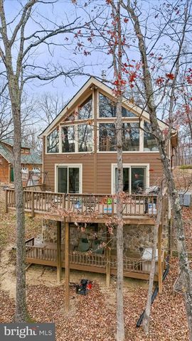 1944 CROSSINGS VIEW RD, Paw Paw, WV 25434