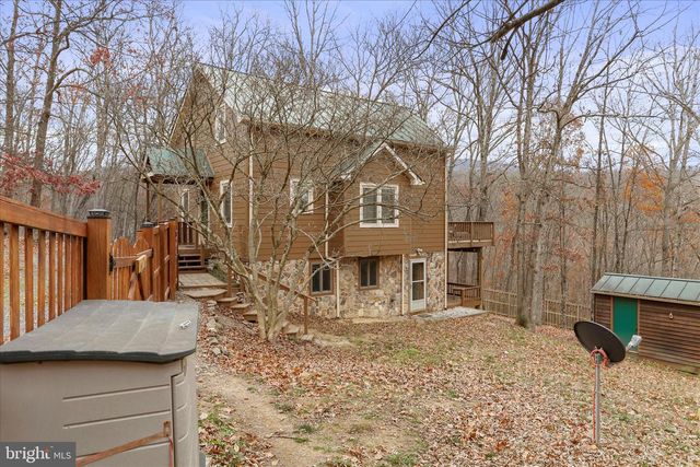 1944 CROSSINGS VIEW RD, Paw Paw, WV 25434