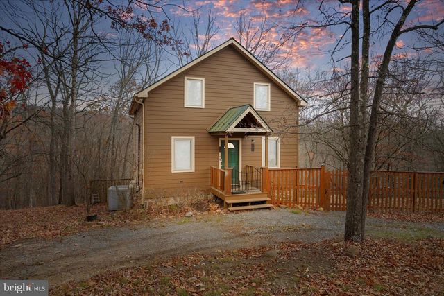 1944 CROSSINGS VIEW RD, Paw Paw, WV 25434