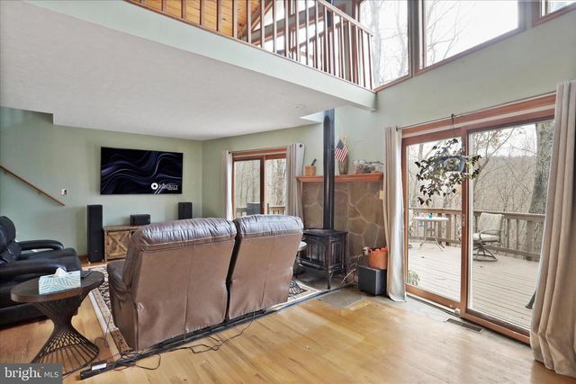 1944 CROSSINGS VIEW RD, Paw Paw, WV 25434