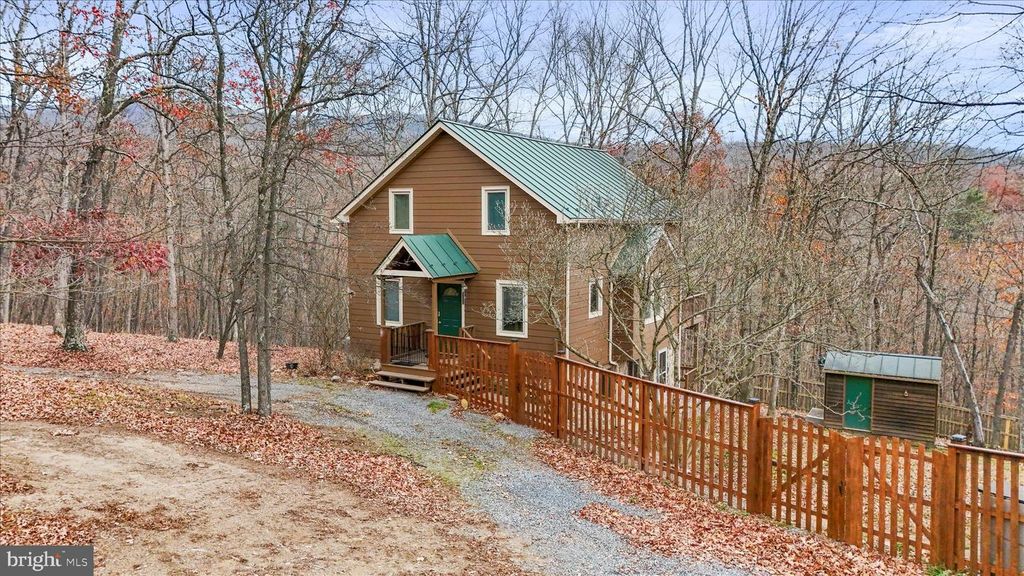 1944 CROSSINGS VIEW RD, Paw Paw, WV 25434