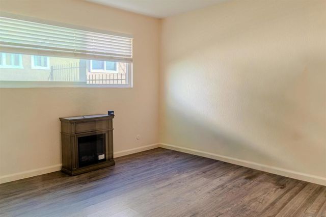 1629 Pentecost Way 2, San Diego, CA 92105