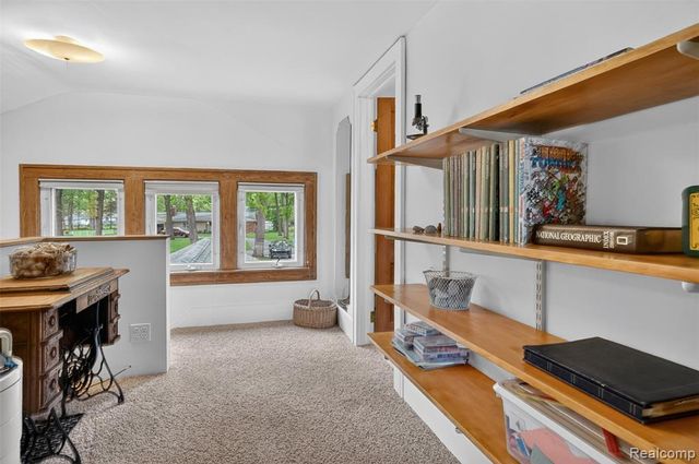 3961 Lakewood Drive, Waterford, MI 48329
