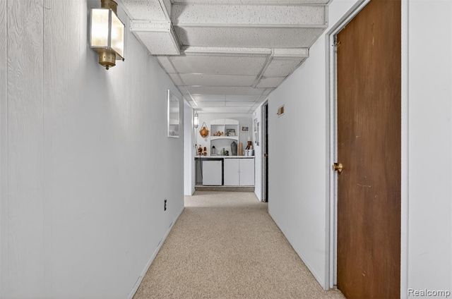 3961 Lakewood Drive, Waterford, MI 48329