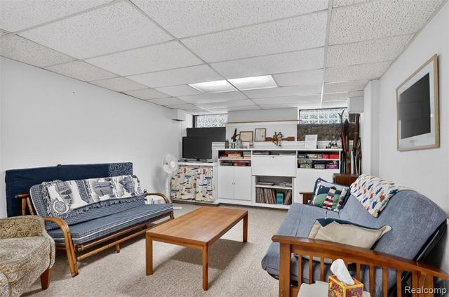 3961 Lakewood Drive, Waterford, MI 48329