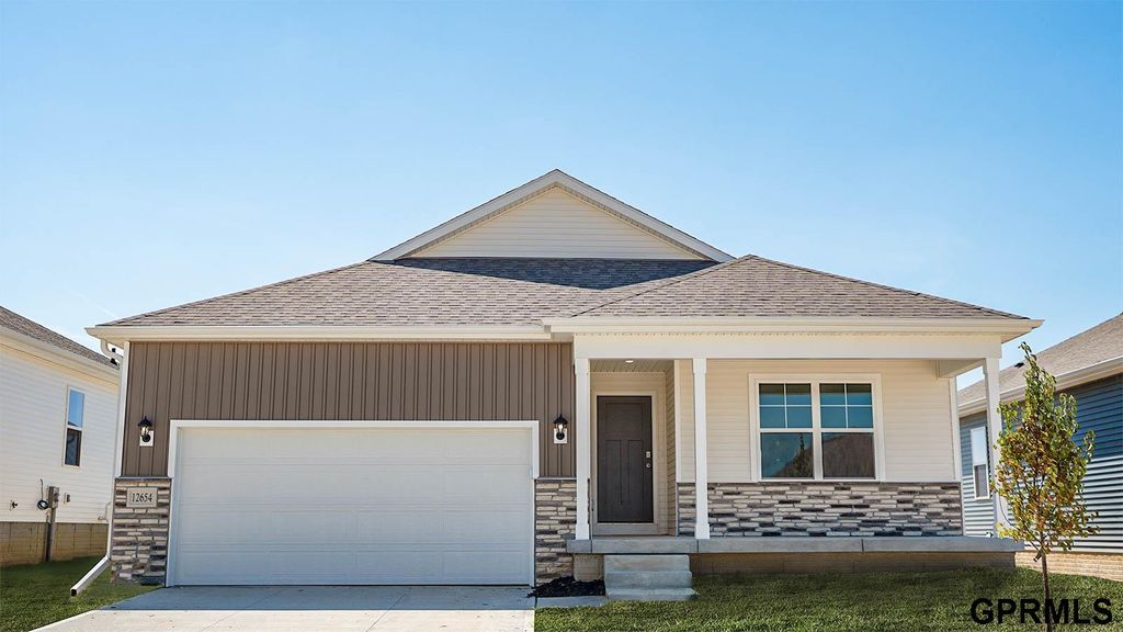 16509 Bondesson Street, Bennington, NE 68007